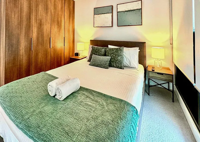 Williamstown Apartment Balcony, Parking & Views