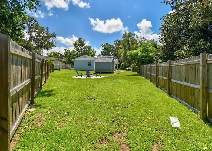Comfortable Home In Dade City!