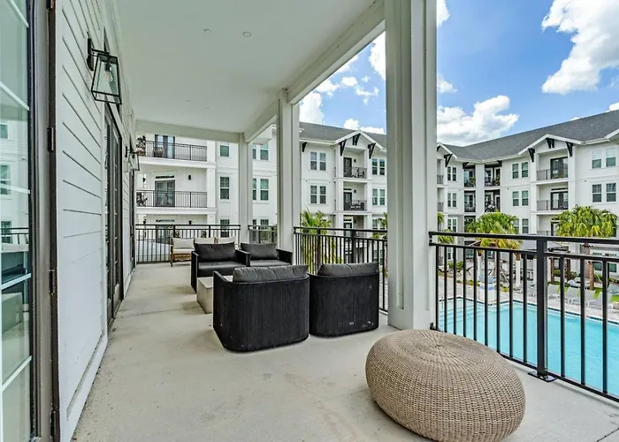 2Br Sunspot Poolside Living In Apollo Beach