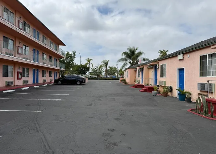 La Petite Rouge Motel