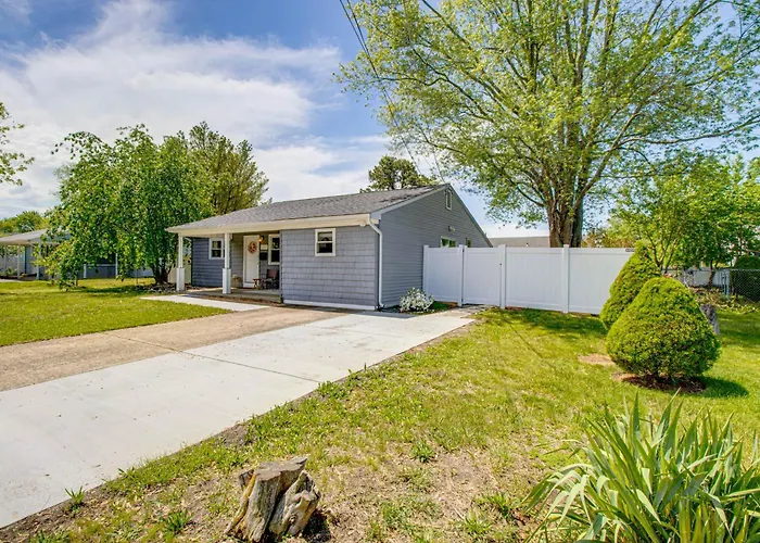 Near Dog Beach: Somers Point Escape W/ Large Yard!