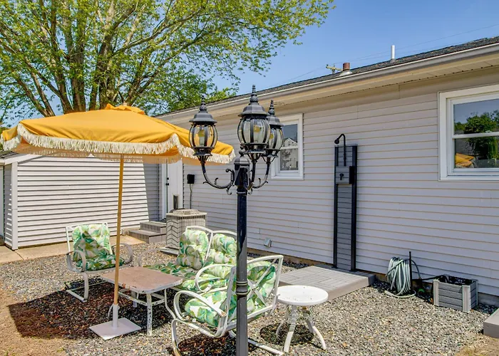 Near Dog Beach: Somers Point Escape W/ Large Yard!