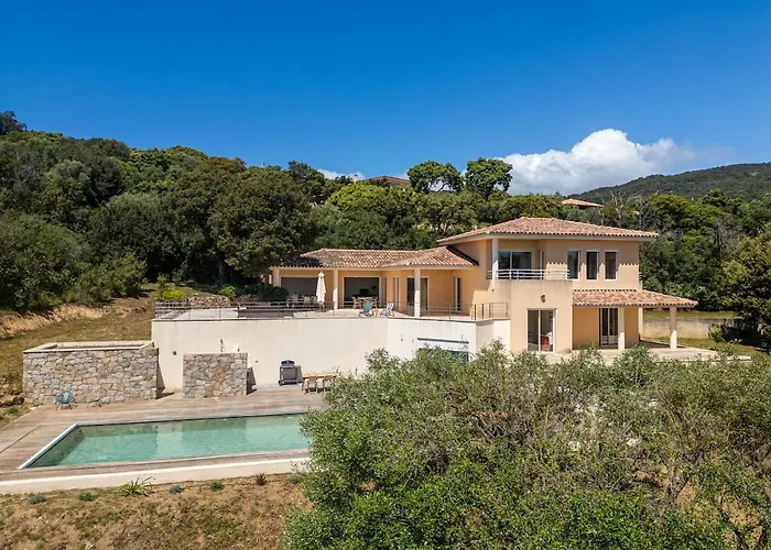 Family Villa With Pool And Sublime Sea View