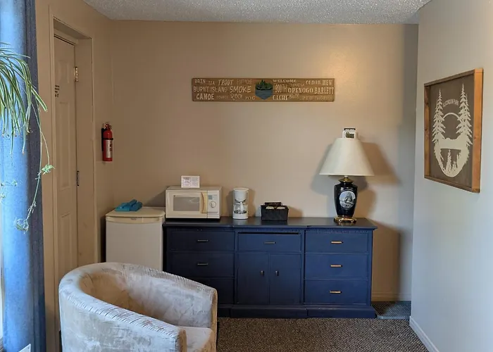 Dwight Village Motel