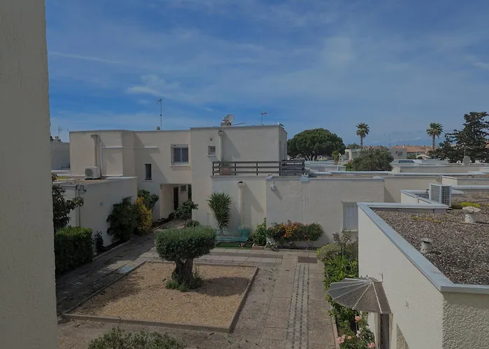 Sol-Y-Days Grau Village: Charming 3-Bedroom Holiday Home with Outdoor Space