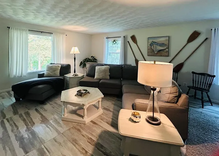 Breezeway Bay - Waterfront Full House