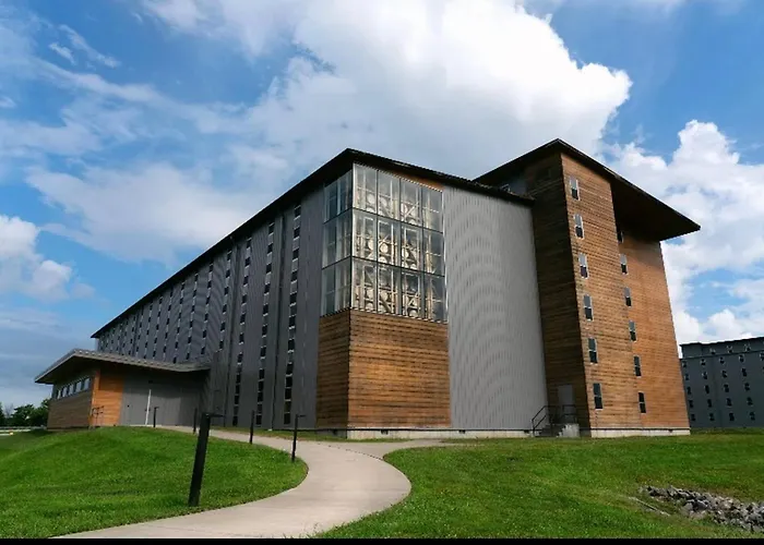The Bluegrass Grand Estate: Bourbon Trail Luxury