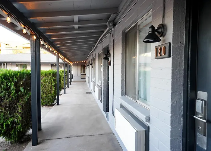 Rim Country Inn - Self Serve Hotel -