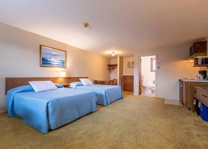 Inn Between The Beaches & Villager
