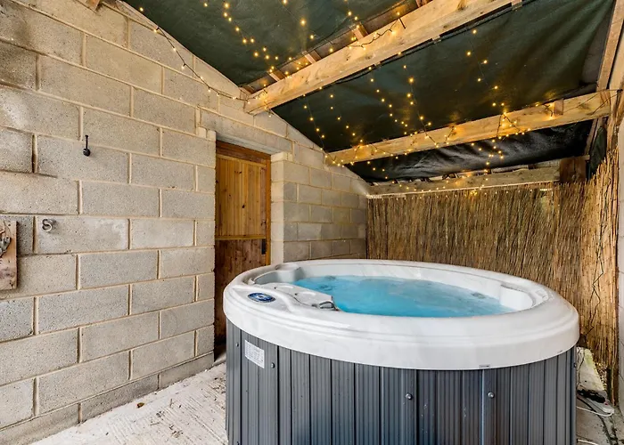 Central Malham Wellbeing Escape, 1-Bed Cottage With Yoga Studio & New Superfast Wifi
