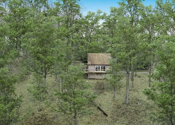 Valley Views Hot Tub Deck Screened Porch & Wifi