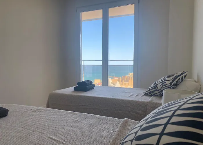 Modern Penthouse - Sea View & Private Rooftop