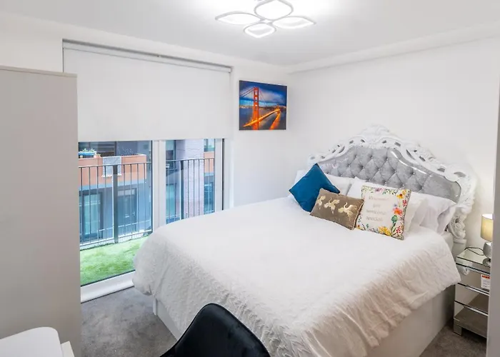 Mega7 Spacious 2Bedroom Apartment, 2 Bathrooms, Balcony&Secure Parking