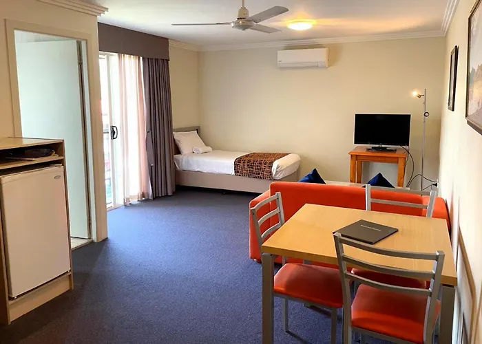 Mandarin Motel