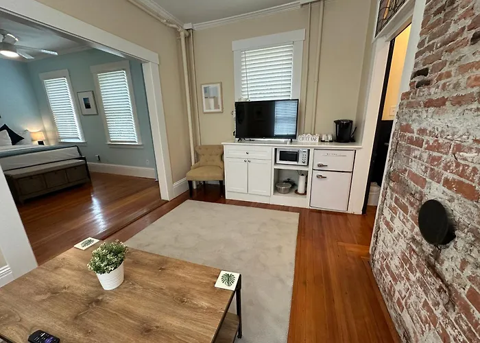 Charming Victorian Home Downtown Newport