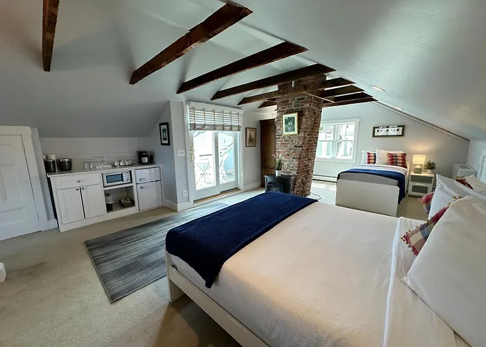 Charming Victorian Home Downtown Newport