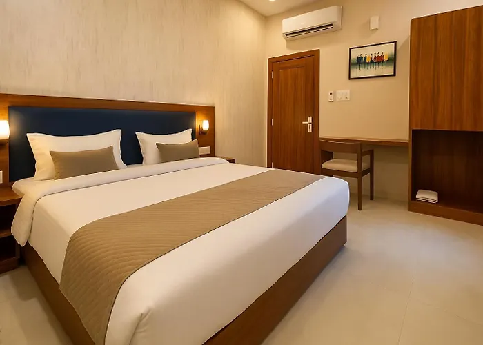 Hotel Mumbai House,Lig Square