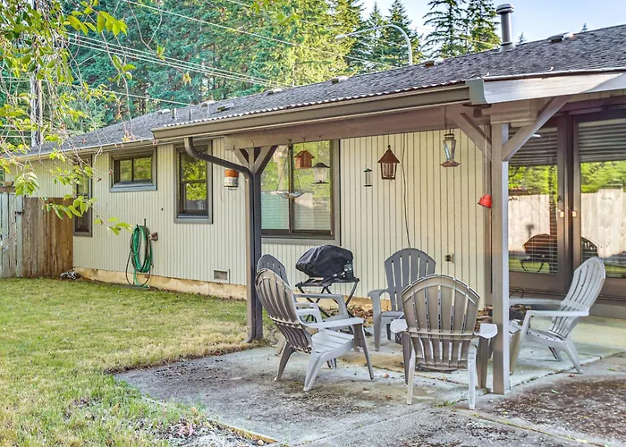 Golf, Hike, Dine & Relax: Home In Port Orchard