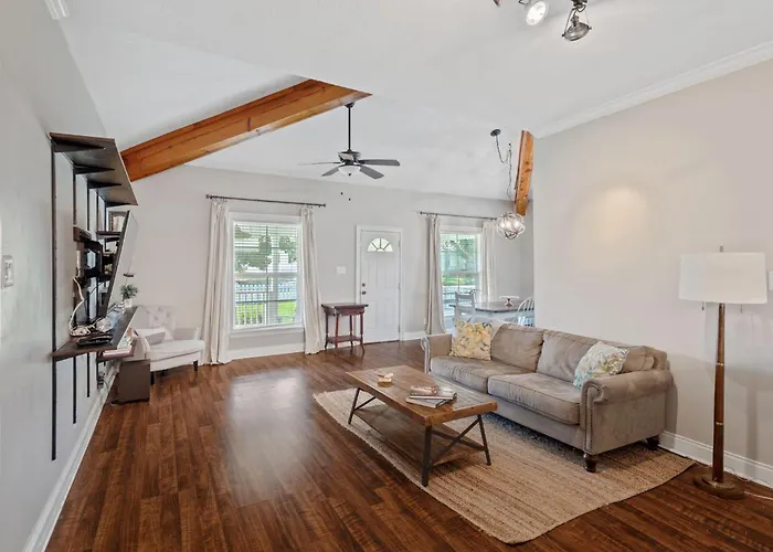 Downtown 3 Bedroom Home