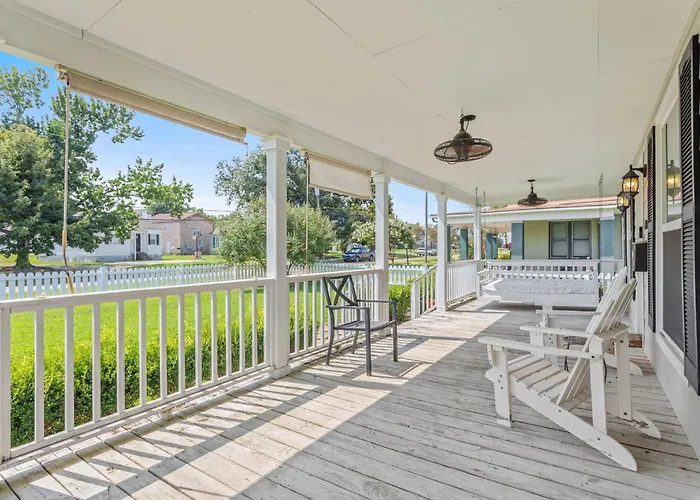 Downtown 3 Bedroom Home