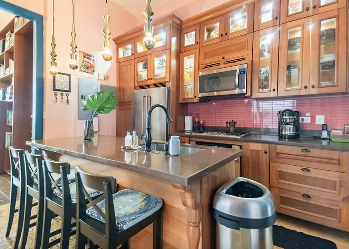 Stylish Colonial Townhouse In Santo Domingo'S Historic Heart