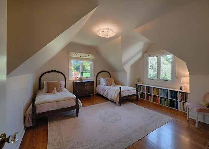 Timeless Elegance-5Br 1930S Home