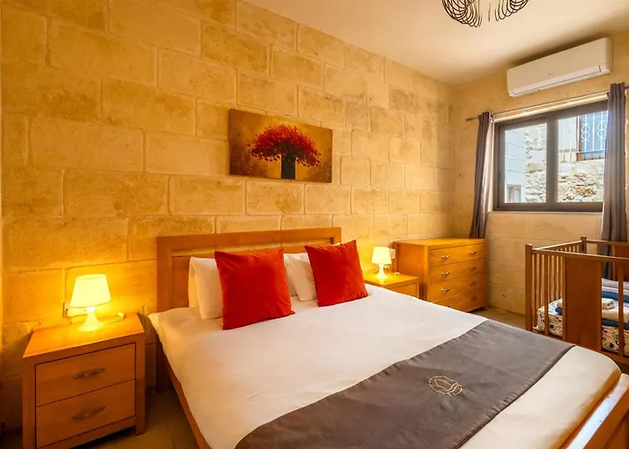 Nadurin Holiday Home