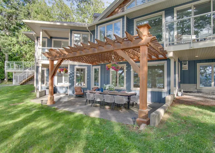 East Sooke Hideaway