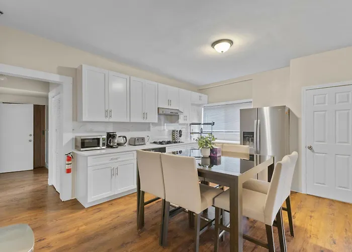 Totally Renovated 3Br Apartment