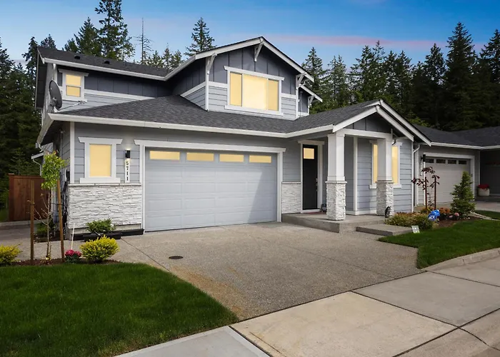 Serene Port Orchard 3Br Retreat With Trails And Amazing Views