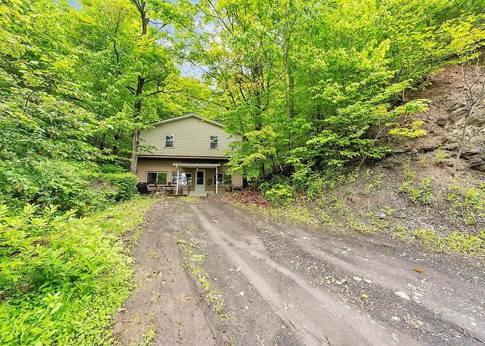 Peaceful Lakefront Getaway On Cayuga Lake