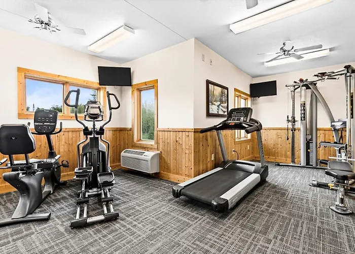 Breathtaking Lake Views Studio, 2 Queen Beds, Fireplace And Heated Indoor And Outdoor Pools
