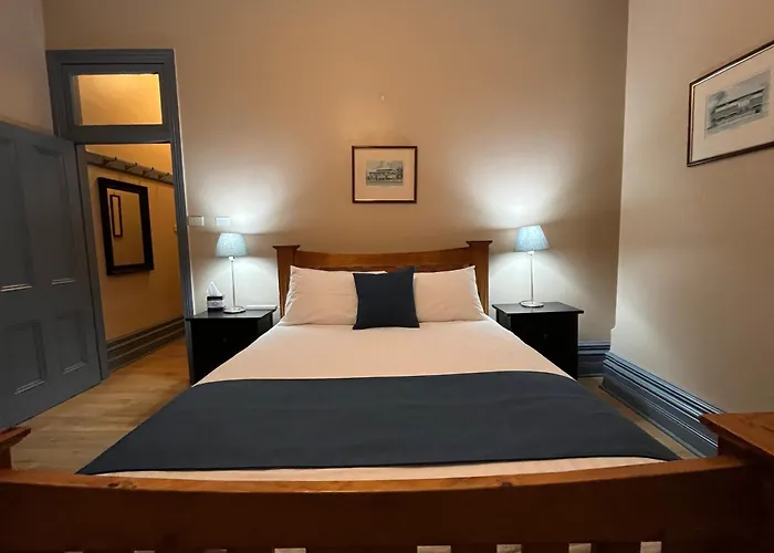 Airlie House Motor Inn