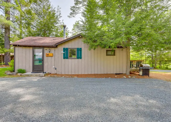 Lake Pleasant Cabin On 3 Acres W/ Private Beach!