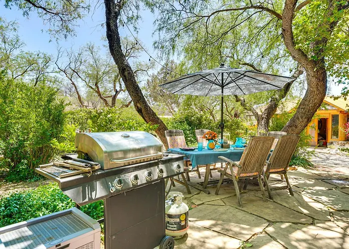Vibrant 'Casa Paloma' W/ Patio - Near Vineyards!