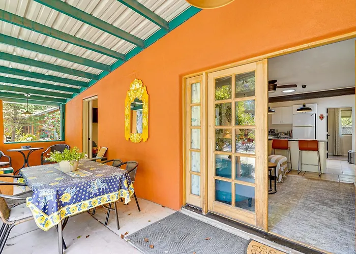 Vibrant 'Casa Paloma' W/ Patio - Near Vineyards!
