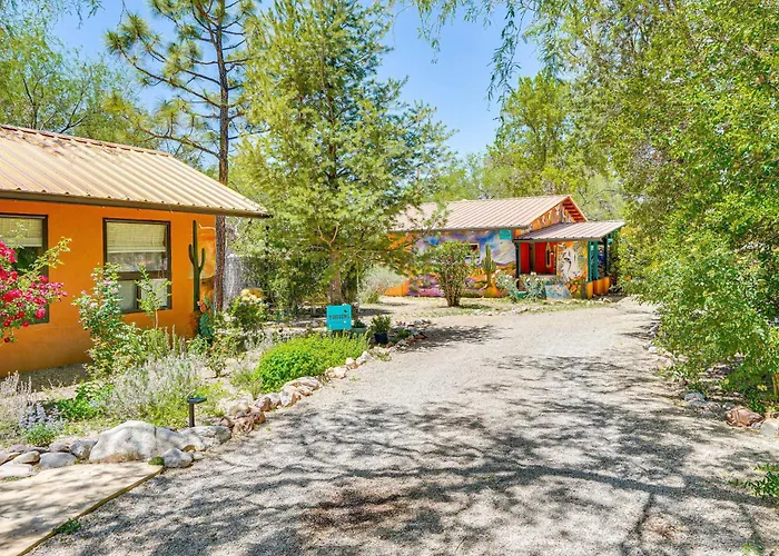 Casa Paloma Studio: Artsy & Airy W/ Hot Tub Access