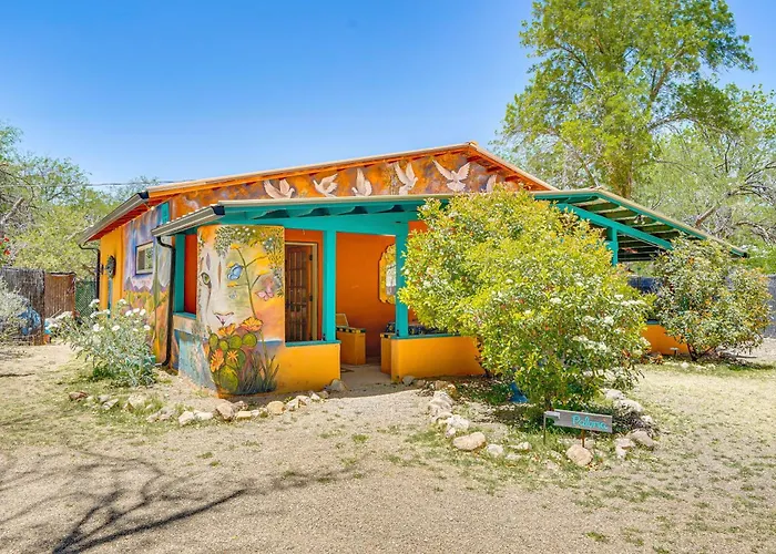 Casa Paloma Studio: Artsy & Airy W/ Hot Tub Access