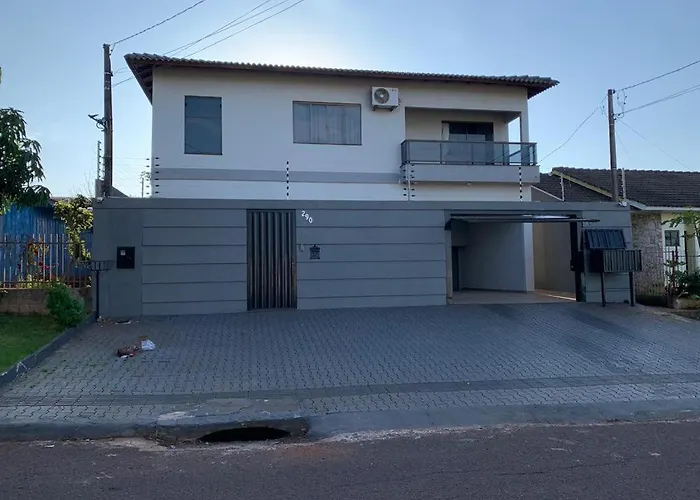 Sobrado com 5 suítes para temporada e show rural