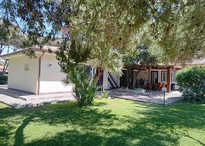 Comfortable And Spacious Villa - Baia Domizia