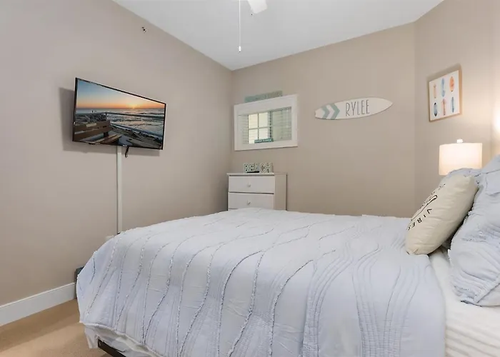 Residence 103S At The Sandcastle Condominiums