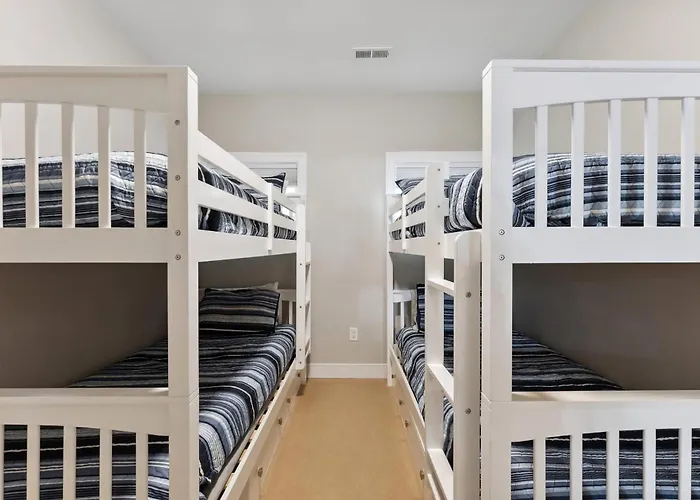 Residence 102N At The Sandcastle Condominiums