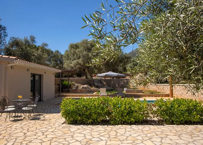 Lefkolia Retreat
