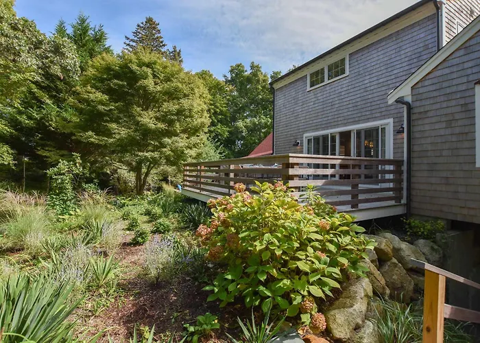 Gorgeous Renovation Walk To Water