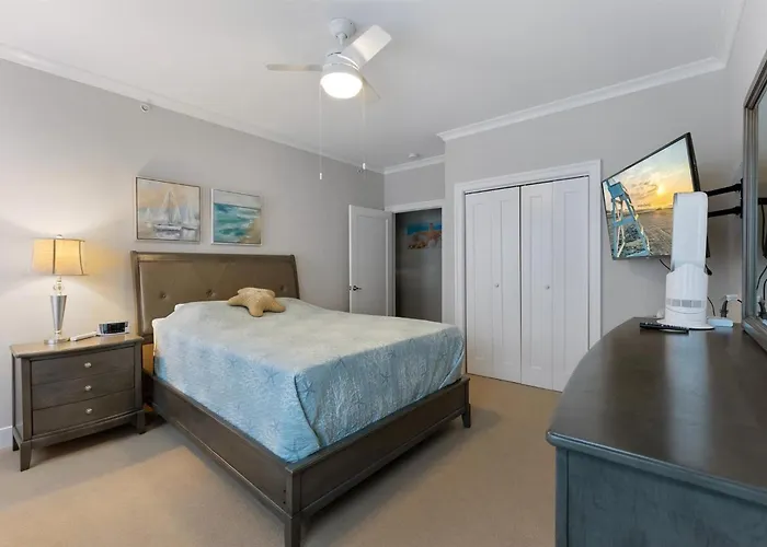 Residence 204N At The Sandcastle Condominiums
