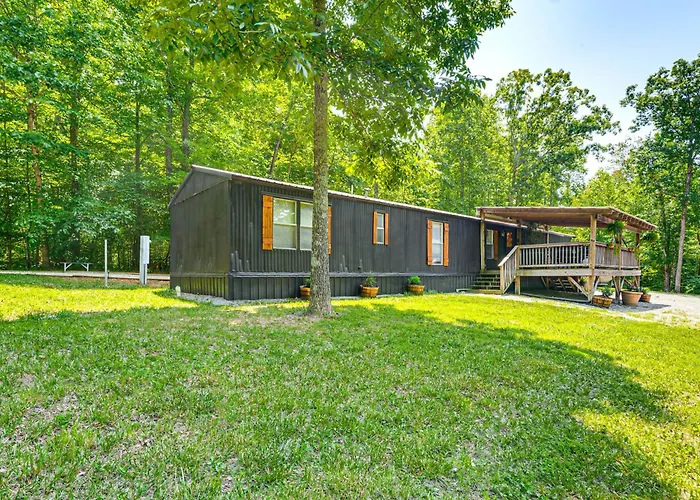 Nancy Cabin W/ Fire Pit Near Lake Cumberland!