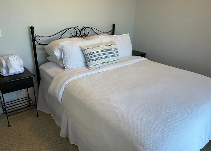 La Casa Lakeside Resort - Amazing Panoramic View Lakeside House With Pools, Hot Tubs & More!
