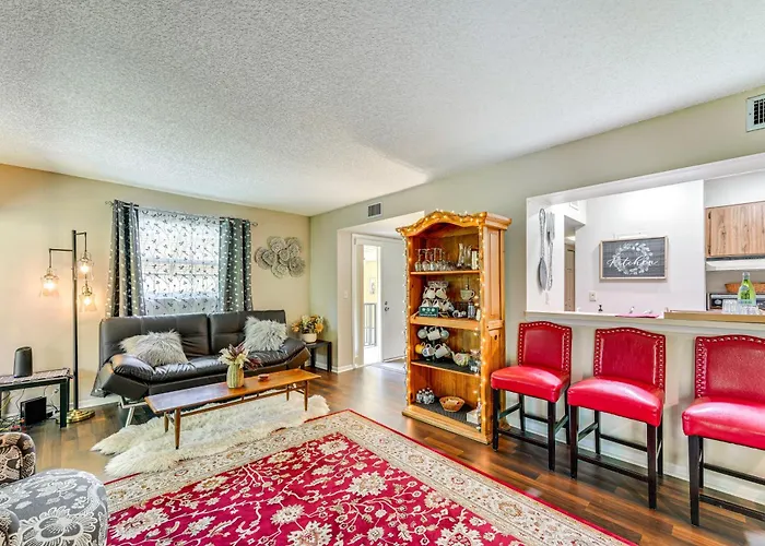 Condo W/ Pool & Beach Access Near Theme Park