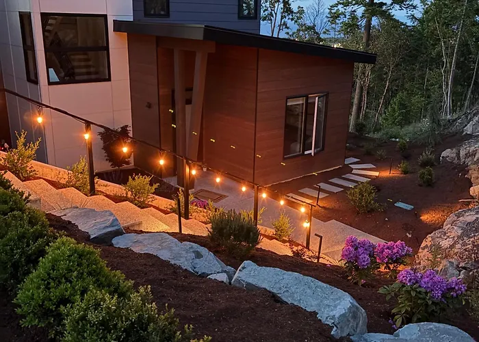 Mountain Suite, Ocean Views, Fire Pit, Well-Equipped Kitchen, Quiet & Private