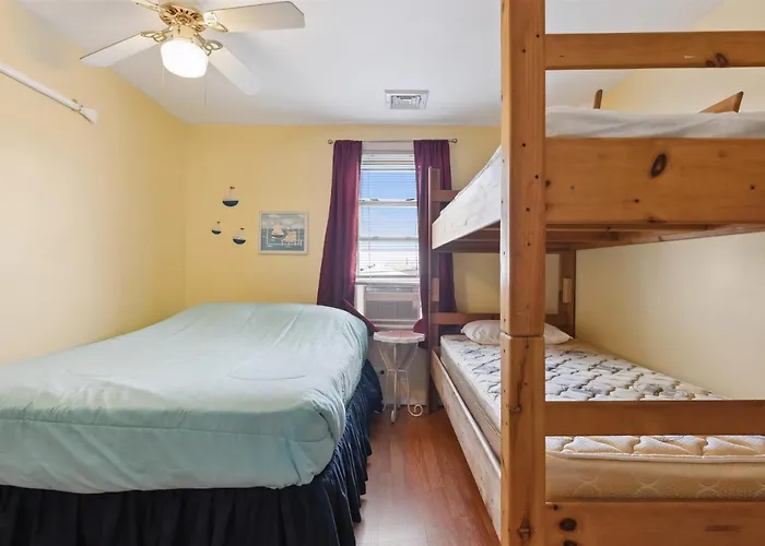 4Br Townhome Right Near The Bay With New Patio